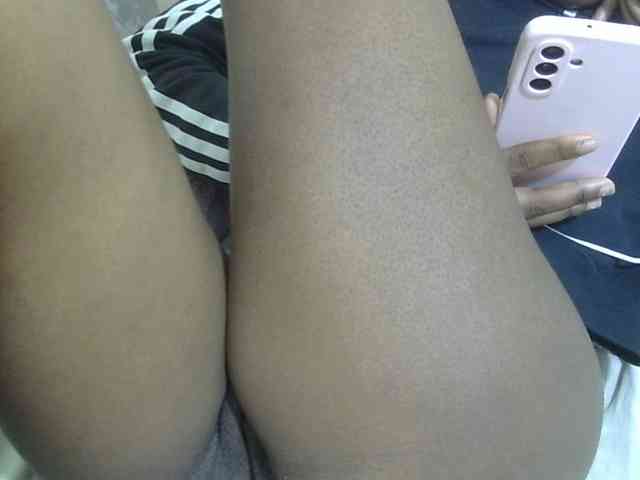Cuteavril webcam