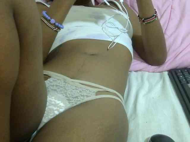 Cuteavril webcam