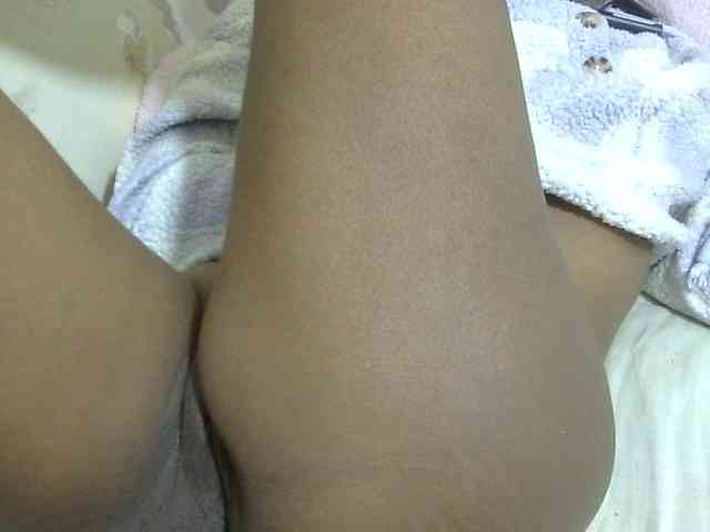 Cuteavril webcam