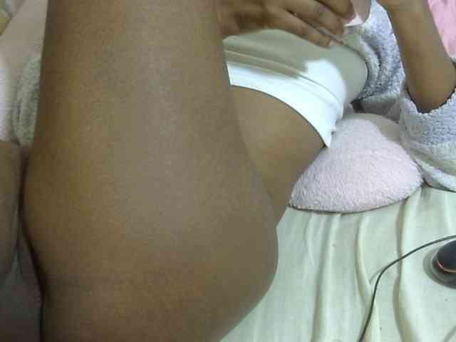 Cuteavril webcam