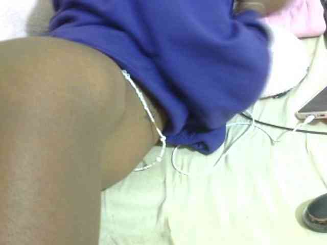 Cuteavril webcam