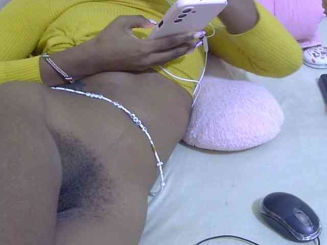 Cuteavril webcam