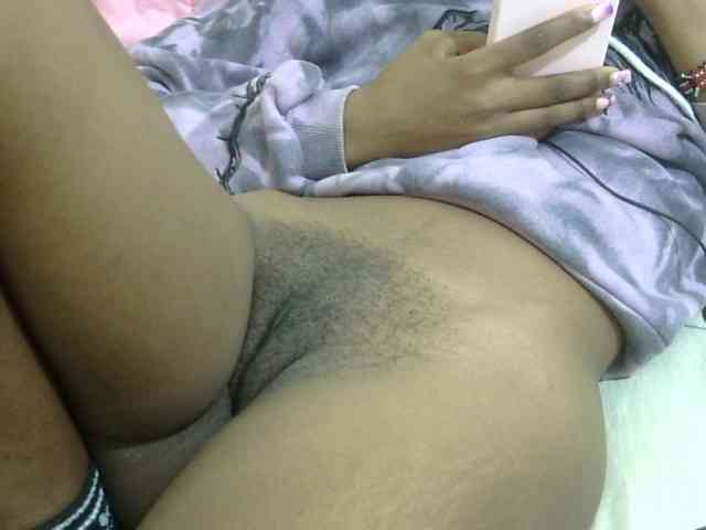 Cuteavril webcam