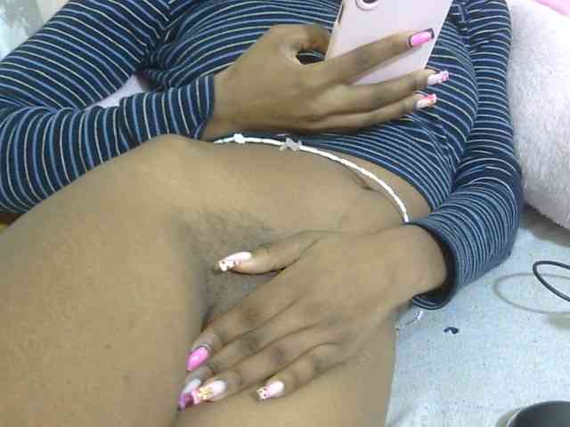Cuteavril webcam