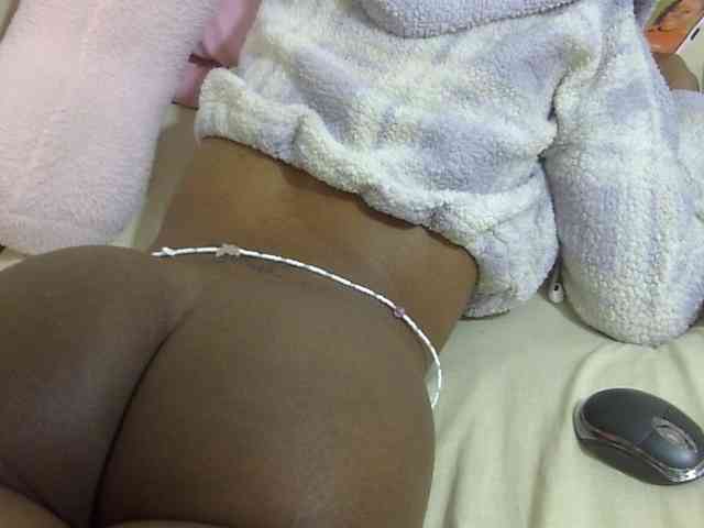 Cuteavril webcam