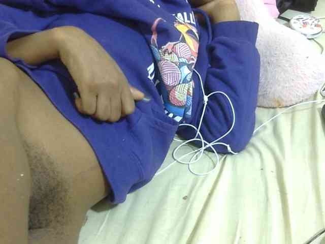 Cuteavril webcam
