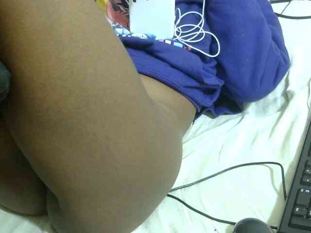 Cuteavril webcam
