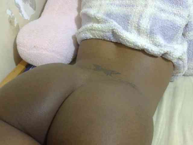 Cuteavril webcam