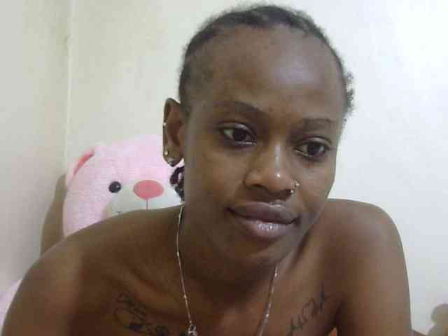 Cuteavril webcam