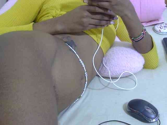 Cuteavril webcam