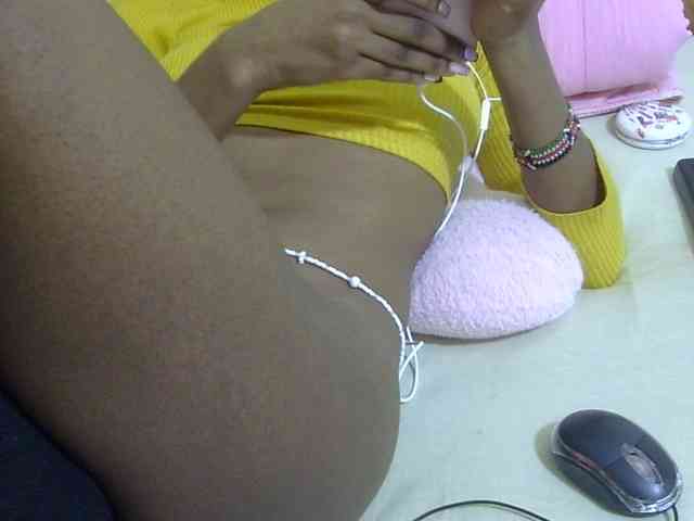 Cuteavril webcam