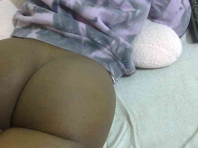 Cuteavril webcam