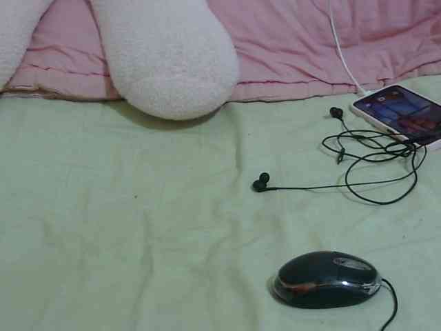 Cuteavril webcam