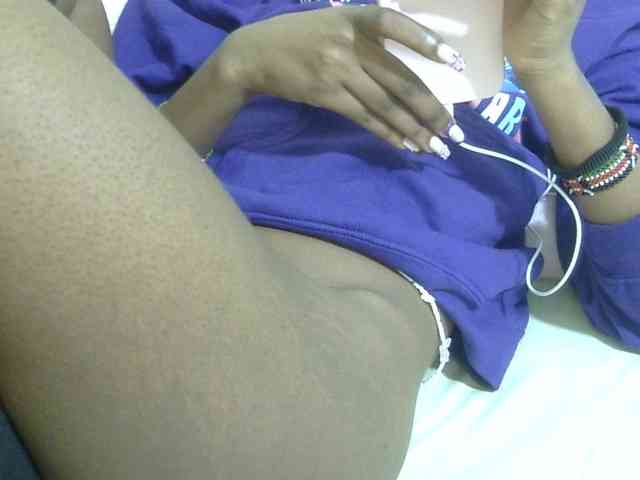Cuteavril webcam