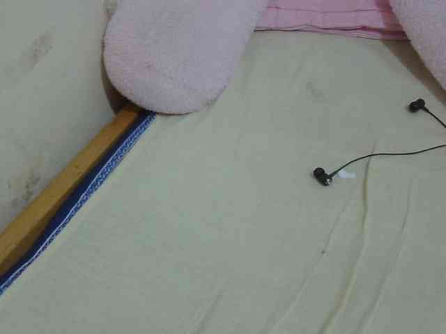 Cuteavril webcam