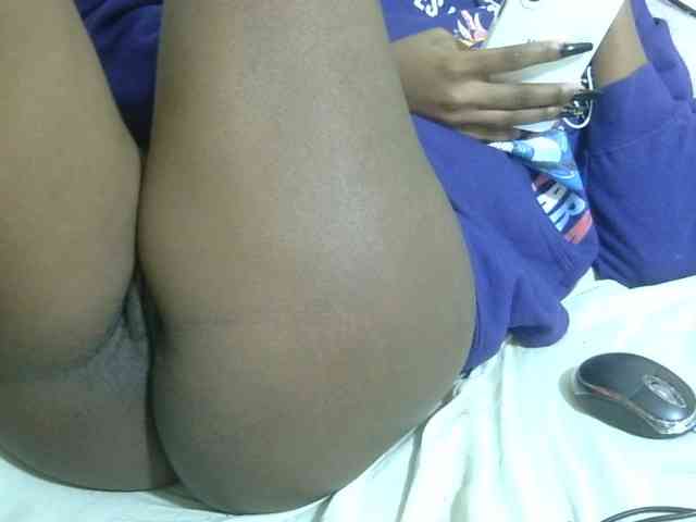 Cuteavril webcam