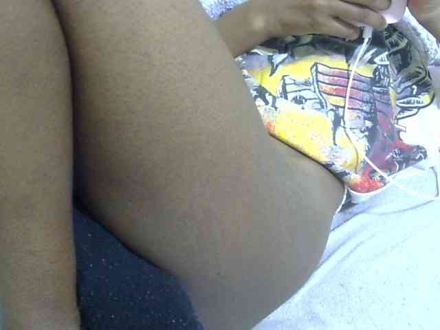 Cuteavril webcam