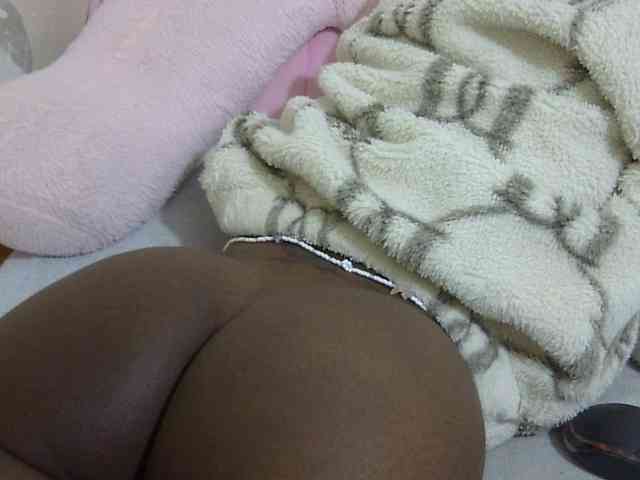 Cuteavril webcam