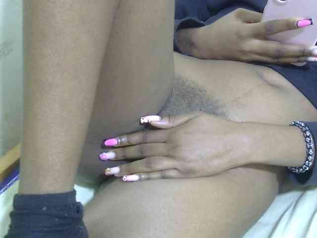 Cuteavril webcam