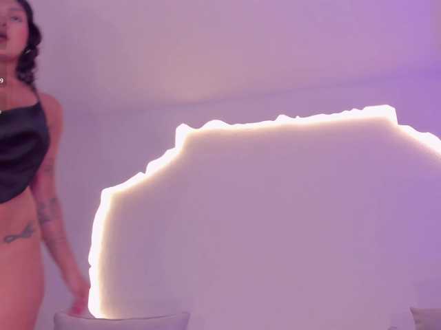 SarahYates live cam on UnifiedCams