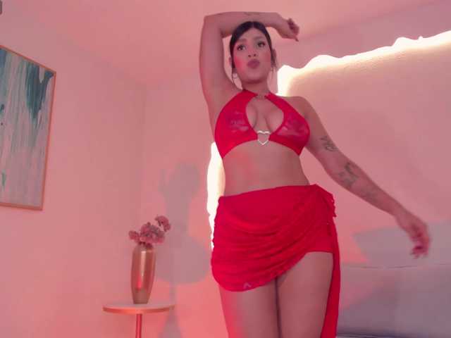 SarahYates live cam on BongaCams