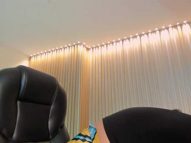 SarahYates's BongaCams show and profile