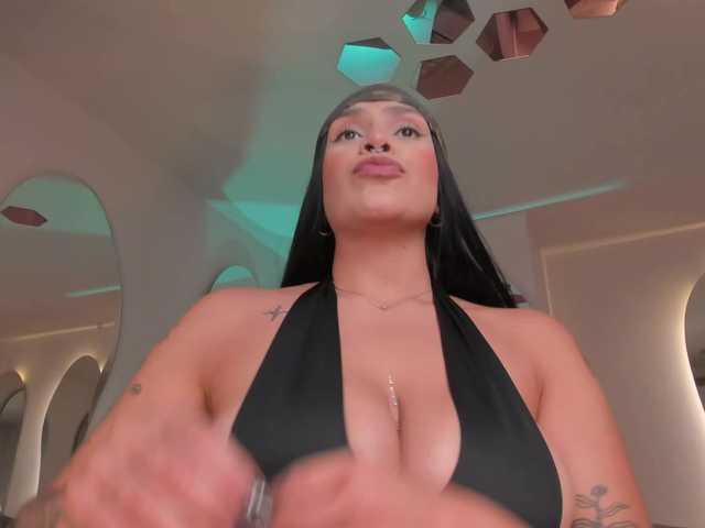 SarahYates's BongaCams show and profile