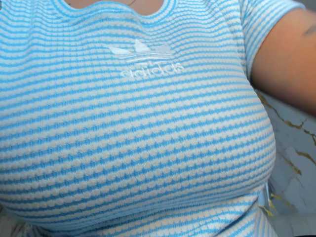 SarahYates live cam on BongaCams