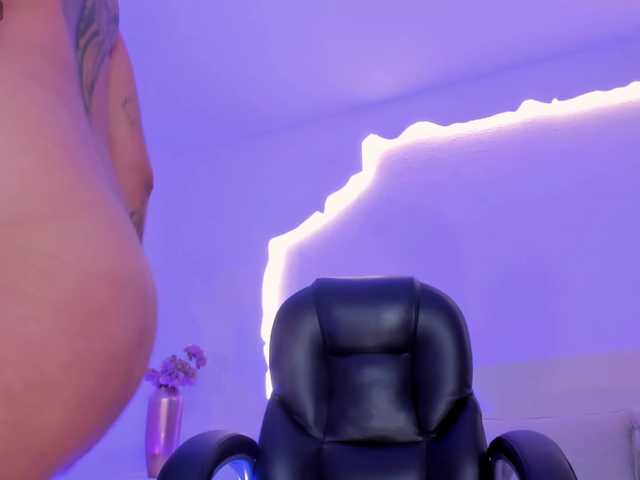 SarahYates live cam on BongaCams