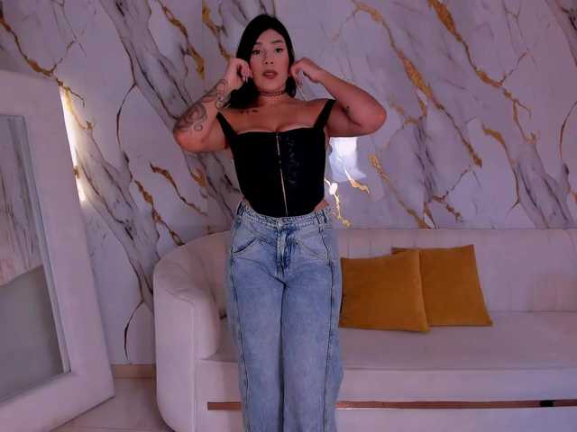 SarahYates's BongaCams show and profile