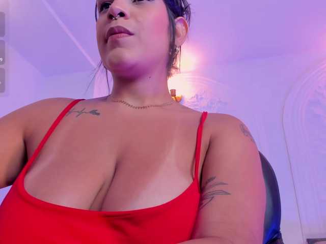 SarahYates live cam on BongaCams