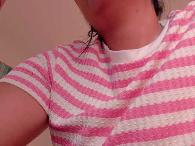 SarahYates live cam on BongaCams