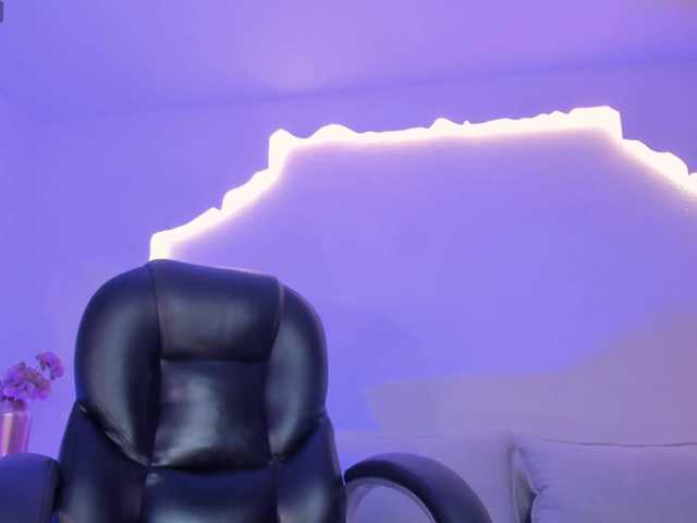 SarahYates live cam on BongaCams