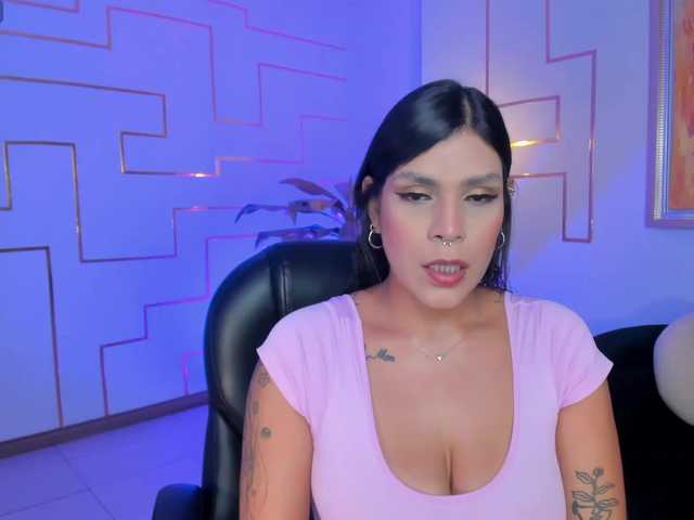 SarahYates live cam on BongaCams