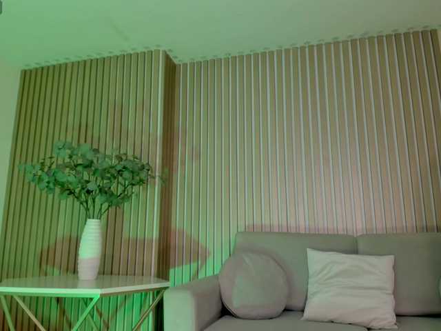SarahYates live cam on BongaCams
