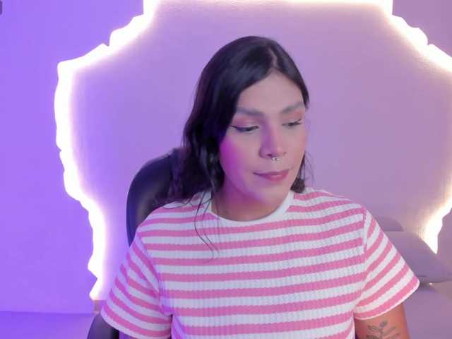 SarahYates live cam on BongaCams
