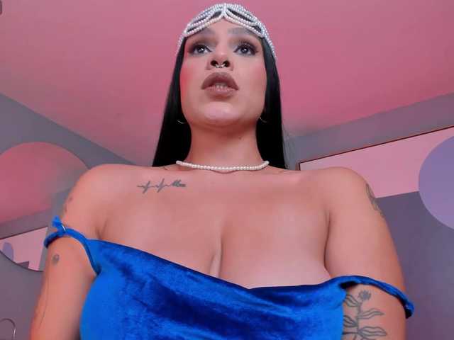 SarahYates live cam on BongaCams