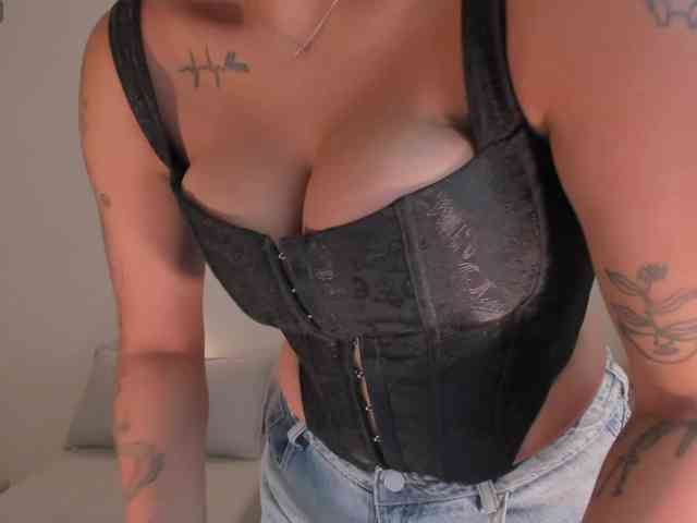 sarahyates webcam