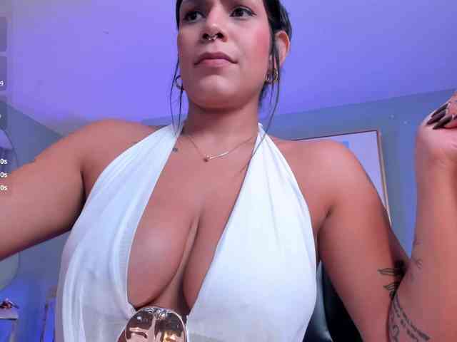 SarahYates Live Webcam on BongaCams