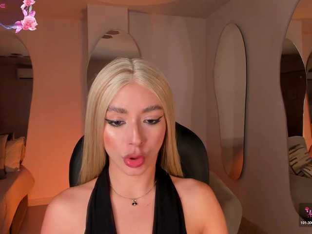 IsabellaMoreau live cam on BongaCams
