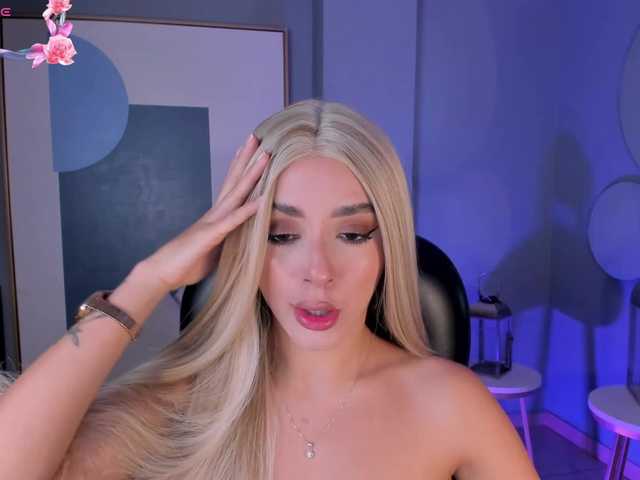IsabellaMoreau live cam on BongaCams