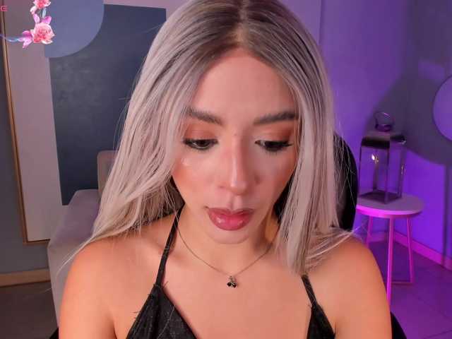 IsabellaMoreau live cam on BongaCams