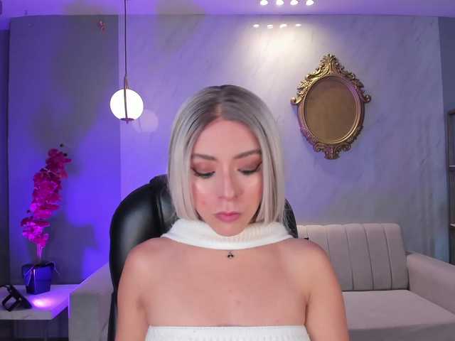 IsabellaMoreau's BongaCams show and profile