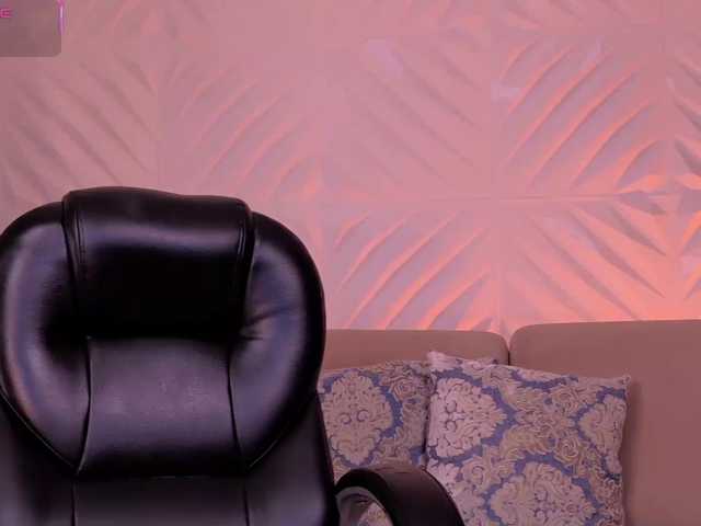 IsabellaMoreau live cam preview