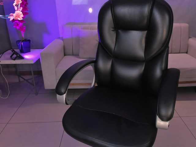 IsabellaMoreau's BongaCams show and profile