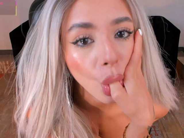 IsabellaMoreau live cam on BongaCams