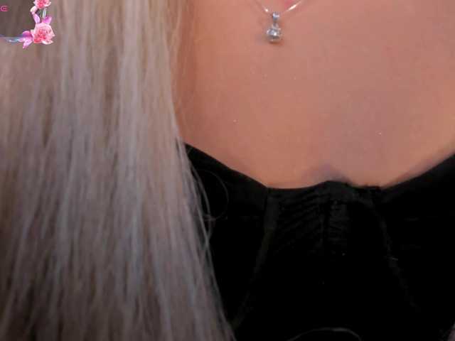 IsabellaMoreau live cam on BongaCams