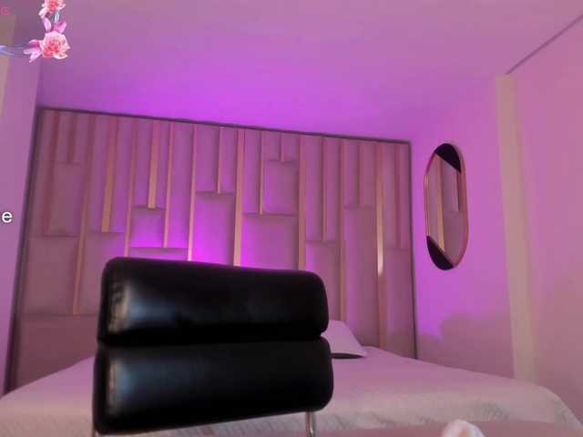 IsabellaMoreau's BongaCams show and profile