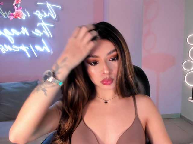 IsabellaMoreau webcam