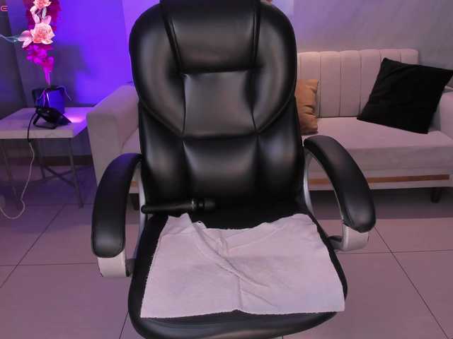 IsabellaMoreau's BongaCams show and profile